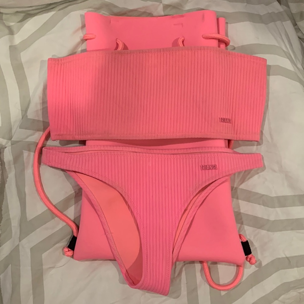 Triangl pink ribbed bikini with bag
